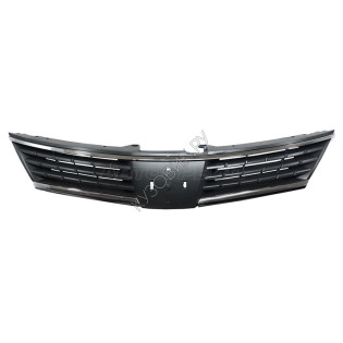 Решетка радиатора NISSAN TIIDA/VERSA 07-10 левD SAT
